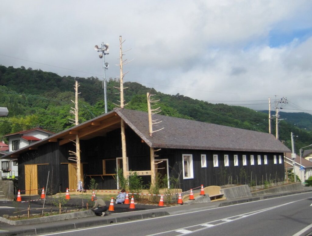 高部公民館　藤森照信