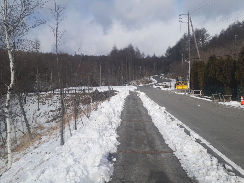 雪
ビバルデの丘
雪かき
別荘地
霧ケ峰