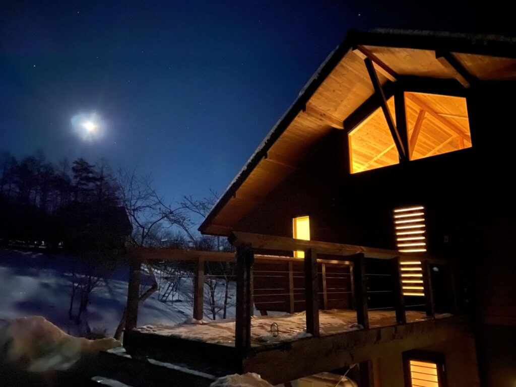 夜の別荘　霧ヶ峰の夜