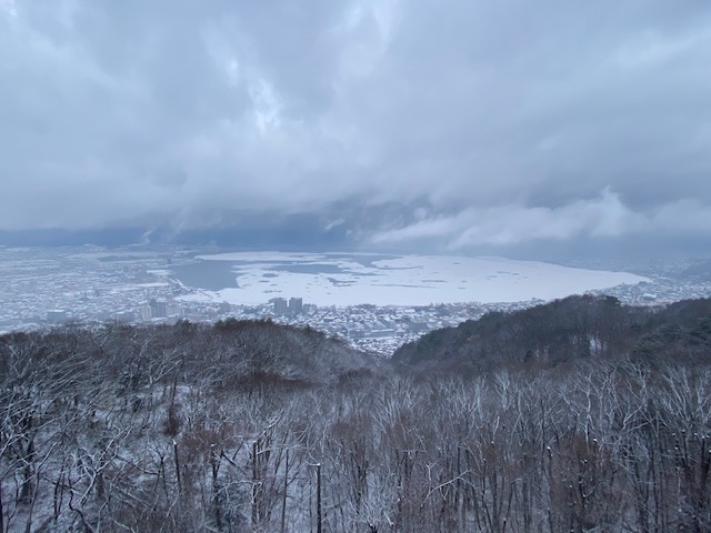 諏訪湖全面結氷