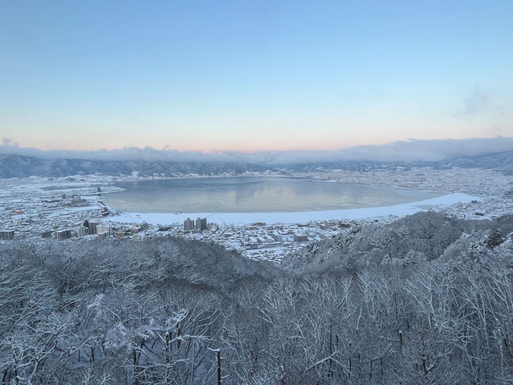 諏訪湖　雪