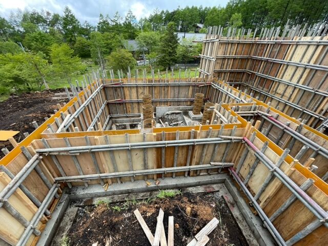 別荘
ビバルデの丘
スタッフ
スタッフブログ
基礎工事
枠組み
建方
先行足場
安全第一