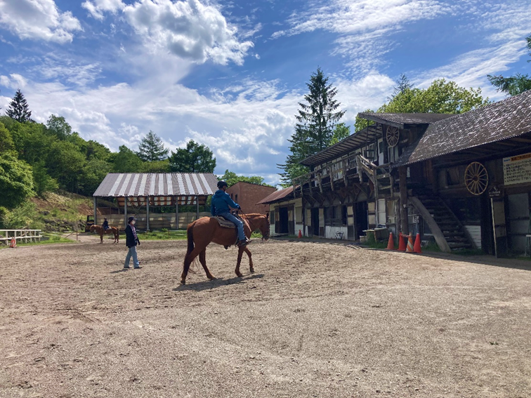 霧ヶ峰　白樺湖　別荘地　ビバルデの丘　ホープロッヂ乗馬牧場　ビーナスライン　乗馬