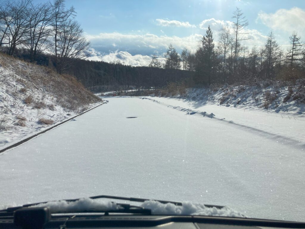信州　諏訪　霧ヶ峰高原別荘地　ビバルデの丘　雪　雪化粧