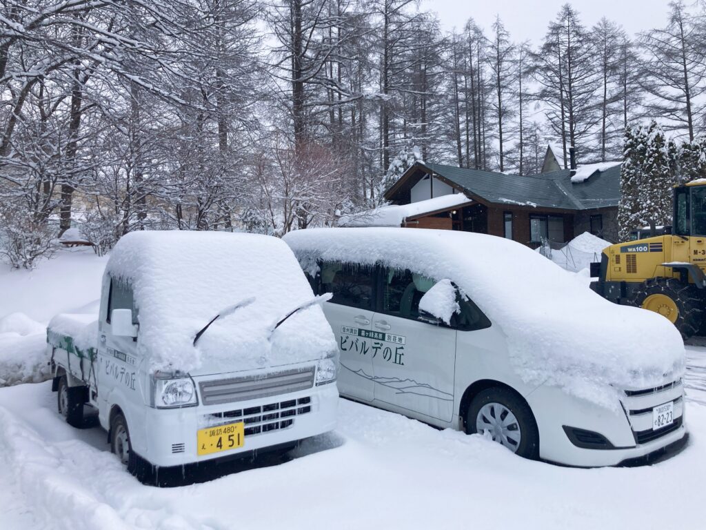 信州諏訪霧ヶ峰高原別荘地　ビバルデの丘　雪　山　長野県諏訪市　天気　積雪　道路　別荘　高原