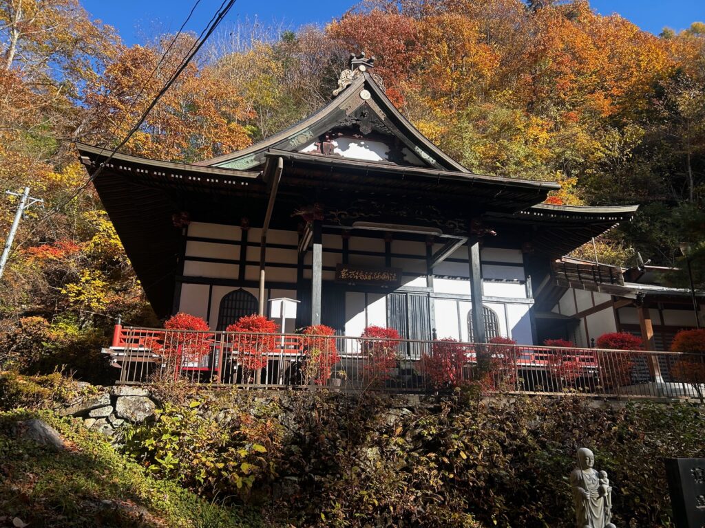 阿弥陀寺 諏訪市
紅葉の寺巡り