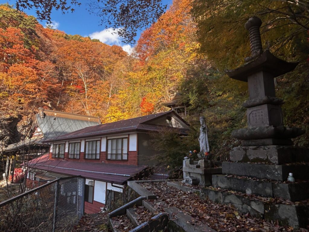 阿弥陀寺 諏訪市
紅葉の寺巡り
