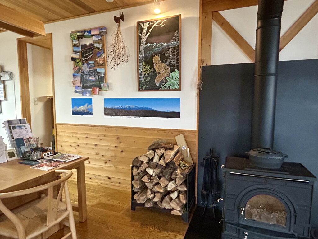 信州諏訪霧ヶ峰高原別荘地　霧ヶ峰　ビバルデの丘　長野県諏訪市　ビーナスライン　別荘　山　森　森林　自然　富士山　八ヶ岳　南アルプス　中央アルプス　眺望　植物　山野草　草花　紅葉　モミジ　カラマツ　落葉松