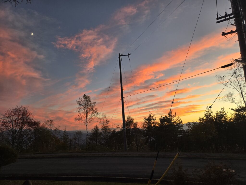 霧ケ峰
夕暮れ
紅い雲