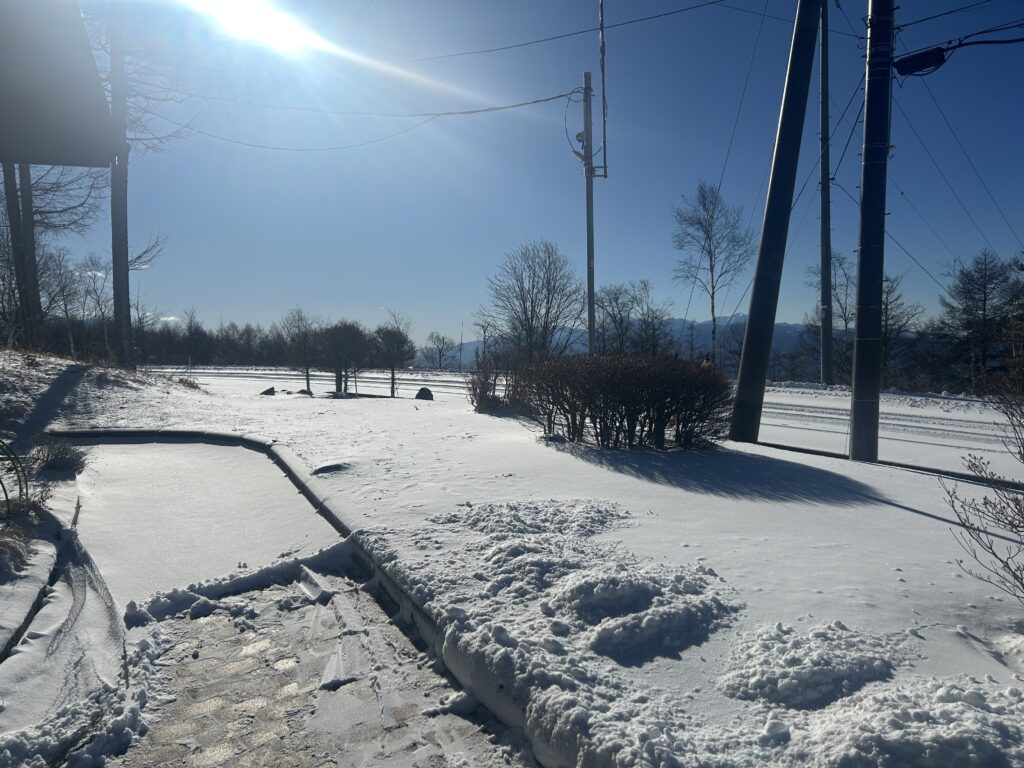 信州諏訪霧ヶ峰高原別荘地 霧ヶ峰 ビバルデの丘 長野県諏訪市 ビーナスライン 別荘 山 森 森林 自然 富士山 八ヶ岳 南アルプス 中央アルプス 眺望 植物 イルミネーション スノーマン 雪だるま 秋 冬 雪 積雪 積雪情報 道路状況 除雪