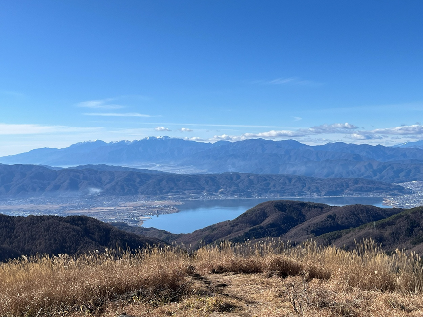 霧ケ峰、冬景色、諏訪湖、御神渡り、野うさぎ、きつね、富士山、八ヶ岳、北アルプス、南アルプス、中央アルプス、薙ぎ鎌神社、伊藤長七公園