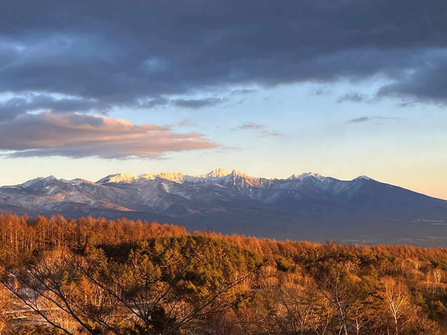 霧ケ峰、冬景色、諏訪湖、御神渡り、野うさぎ、きつね、富士山、八ヶ岳、北アルプス、南アルプス、中央アルプス、薙ぎ鎌神社、伊藤長七公園
