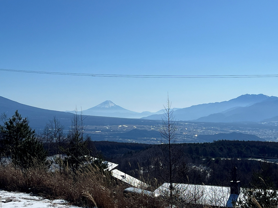 霧ケ峰、冬景色、諏訪湖、御神渡り、野うさぎ、きつね、富士山、八ヶ岳、北アルプス、南アルプス、中央アルプス、薙ぎ鎌神社、伊藤長七公園