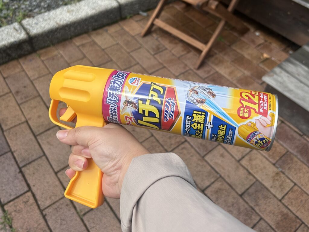 信州諏訪霧ヶ峰高原別荘地 霧ヶ峰 ビバルデの丘 長野県諏訪市 ビーナスライン 別荘 山 森 森林 自然 春 山野草 花 植物 湿原 夏の花 秋の花 ハチの巣 蜂 アシナガバチ 駆除 アース製薬 ハチアブジェット バズーカ